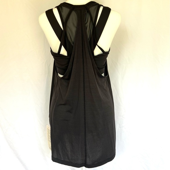 **SOLD***Lululemon Black Tough It Out Tank Sz 10 w/Attached Sports Bra - Picture 7 of 16